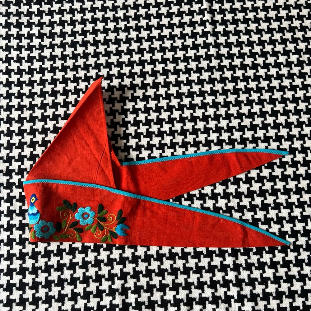 Vintage 70s embroidered bandana headband wrap